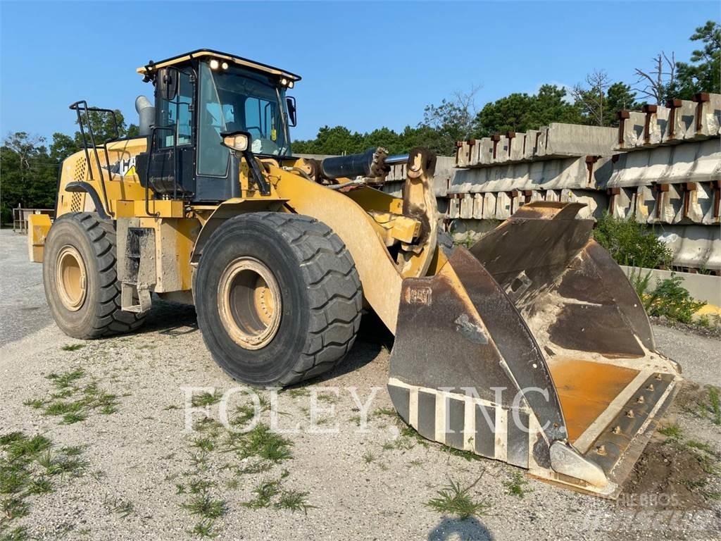 CAT 972M Gumikerekes homlokrakodók