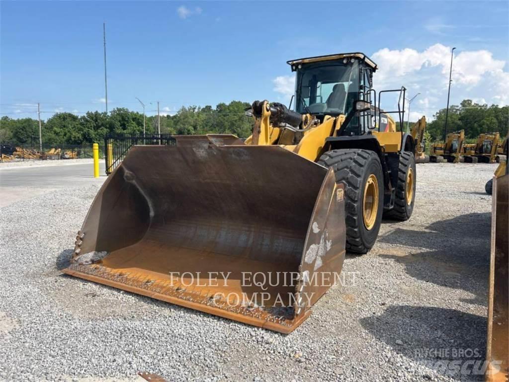 CAT 972M Gumikerekes homlokrakodók