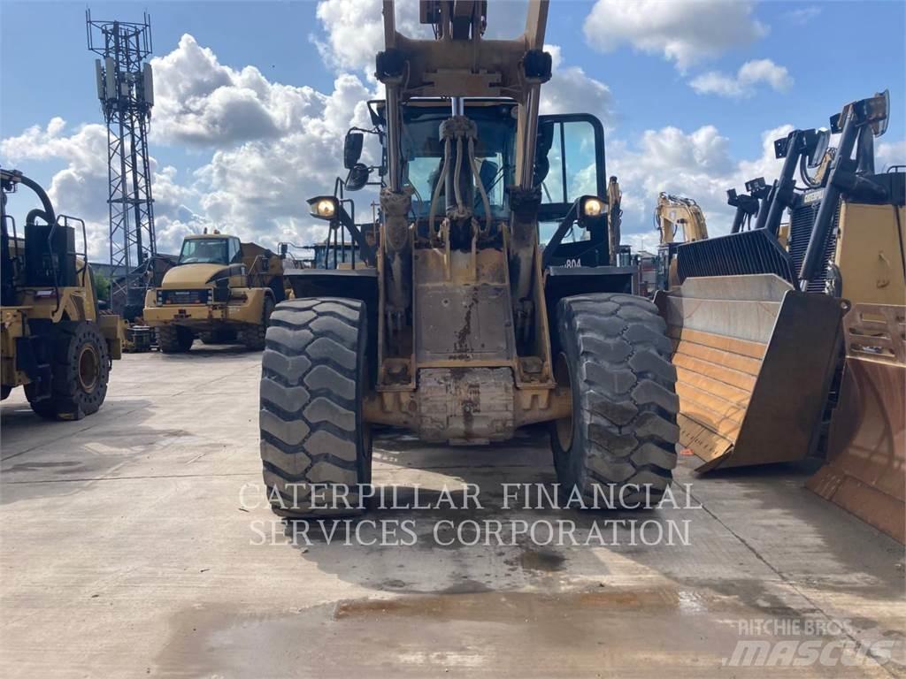 CAT 972M Gumikerekes homlokrakodók