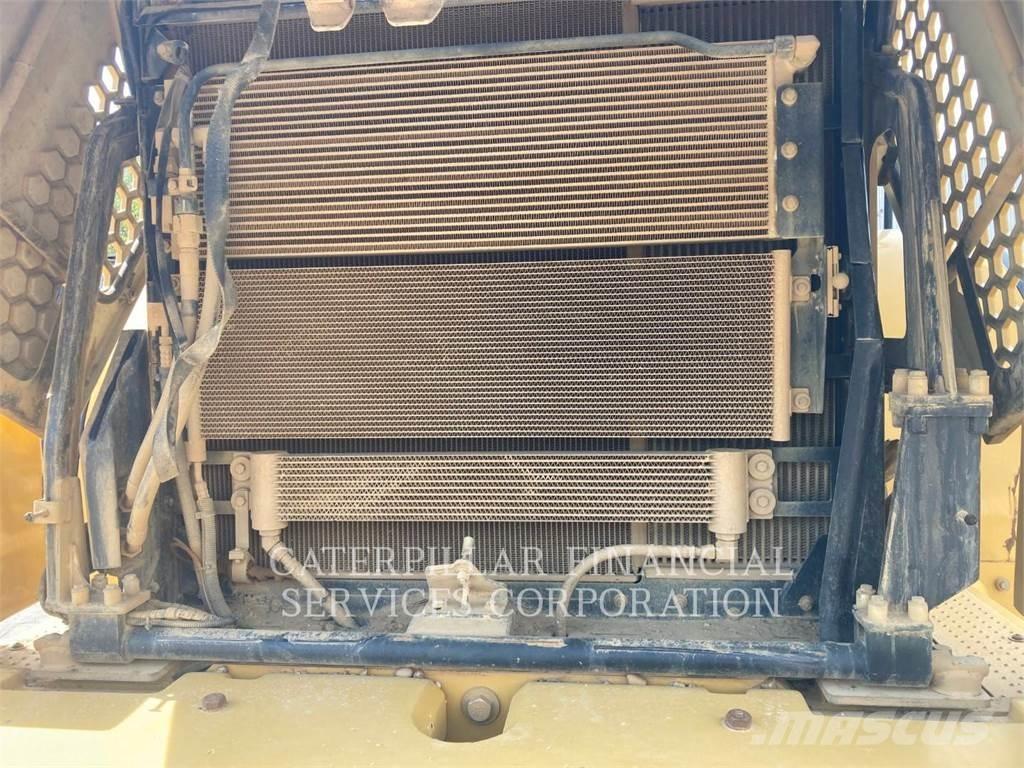 CAT 972M Gumikerekes homlokrakodók