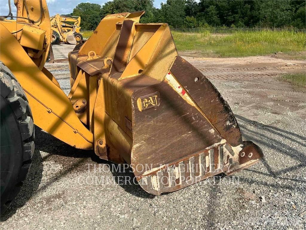 CAT 972M Gumikerekes homlokrakodók