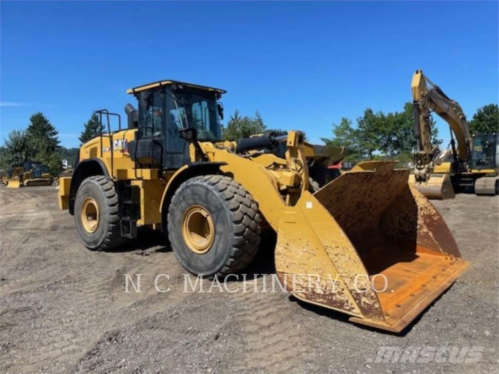 CAT 972M Gumikerekes homlokrakodók