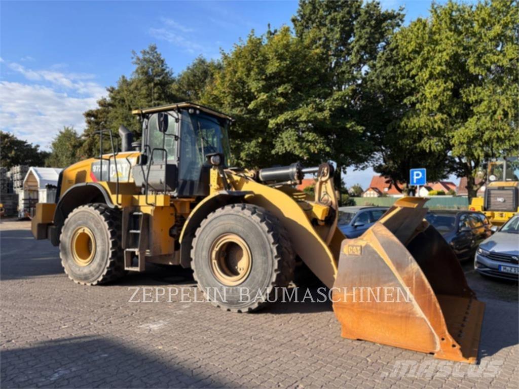 CAT 972M Gumikerekes homlokrakodók