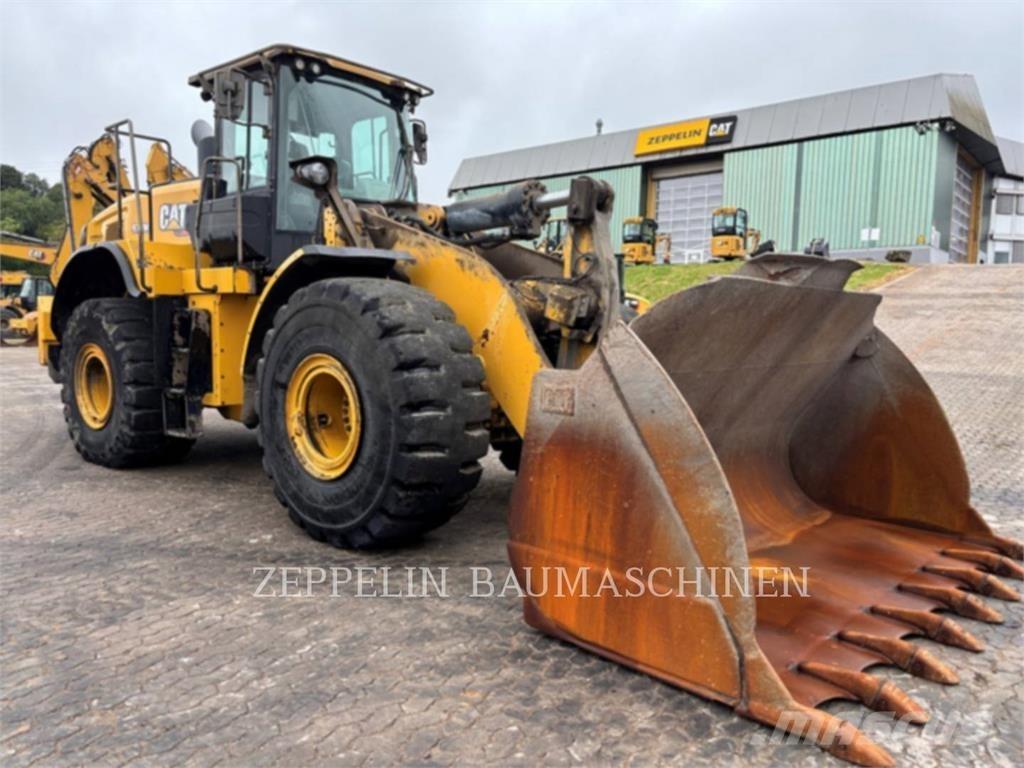 CAT 972M Gumikerekes homlokrakodók