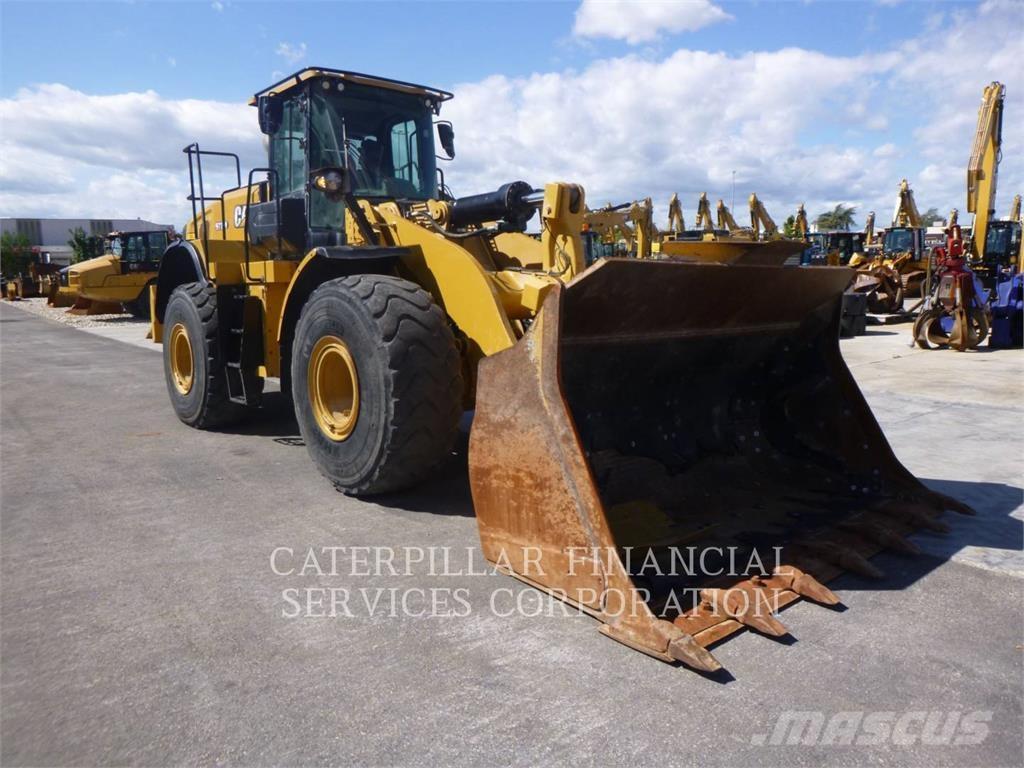 CAT 972M Gumikerekes homlokrakodók
