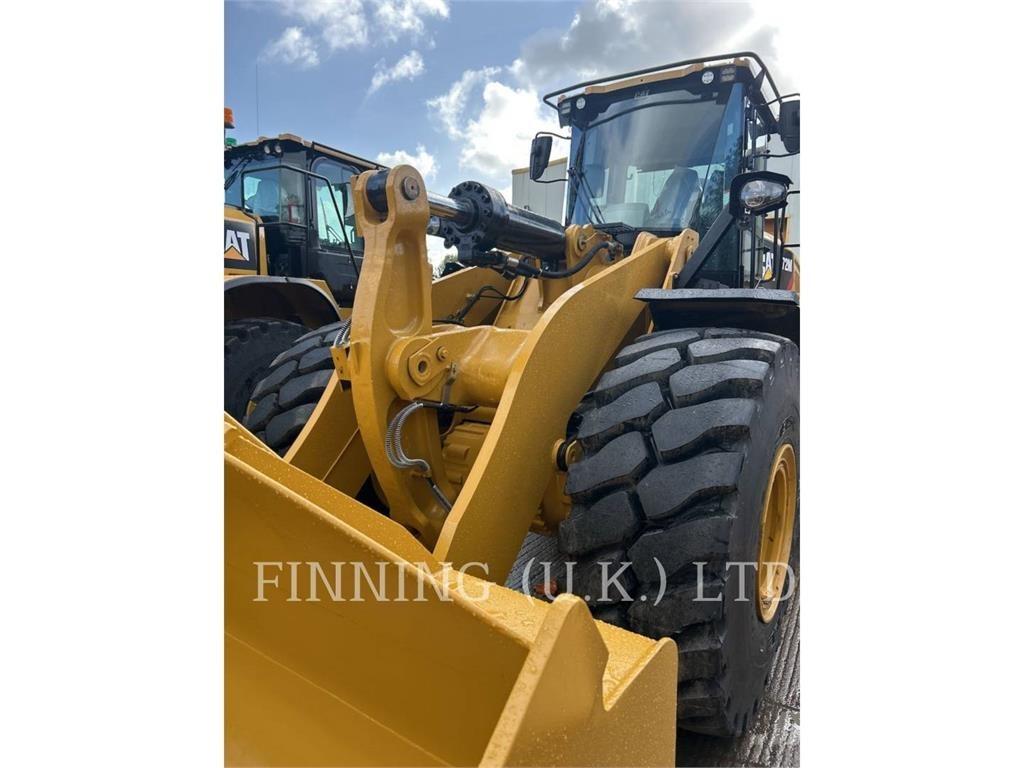 CAT 972M Gumikerekes homlokrakodók