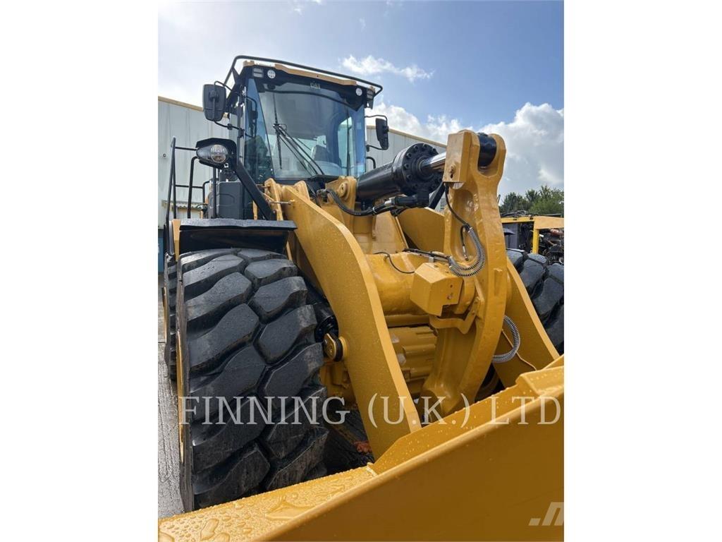 CAT 972M Gumikerekes homlokrakodók