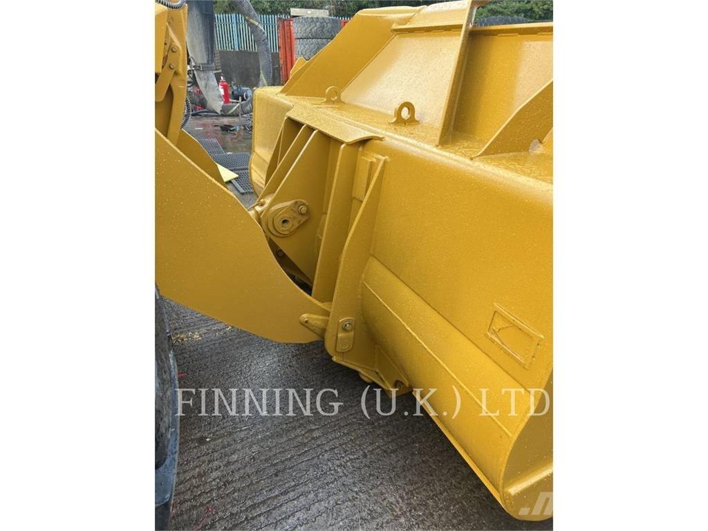 CAT 972M Gumikerekes homlokrakodók