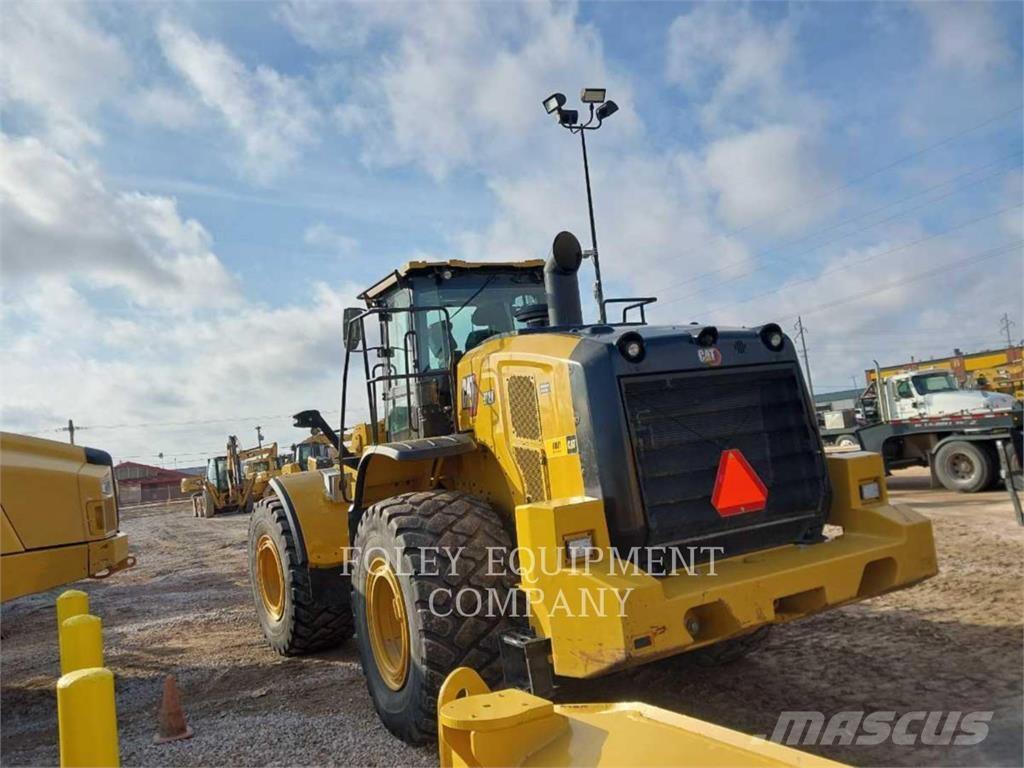 CAT 972M Gumikerekes homlokrakodók