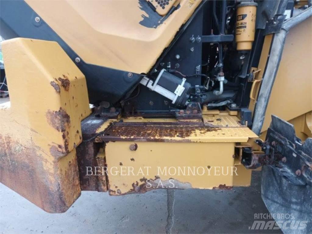 CAT 972M XE Gumikerekes homlokrakodók