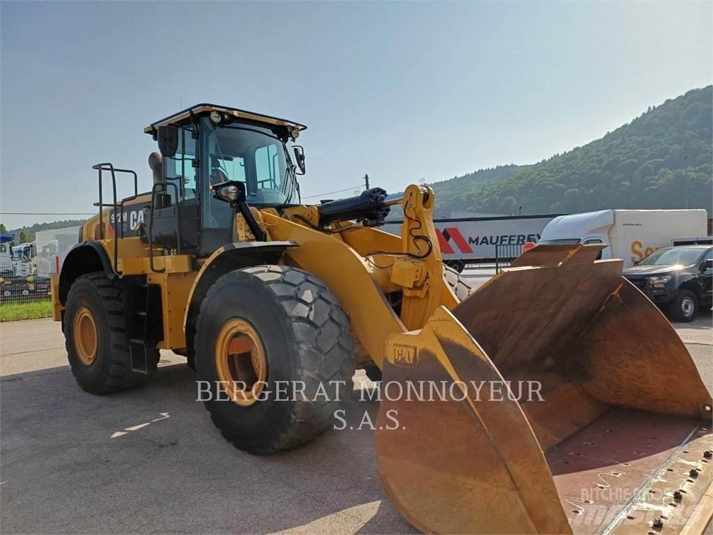 CAT 972M XE Gumikerekes homlokrakodók