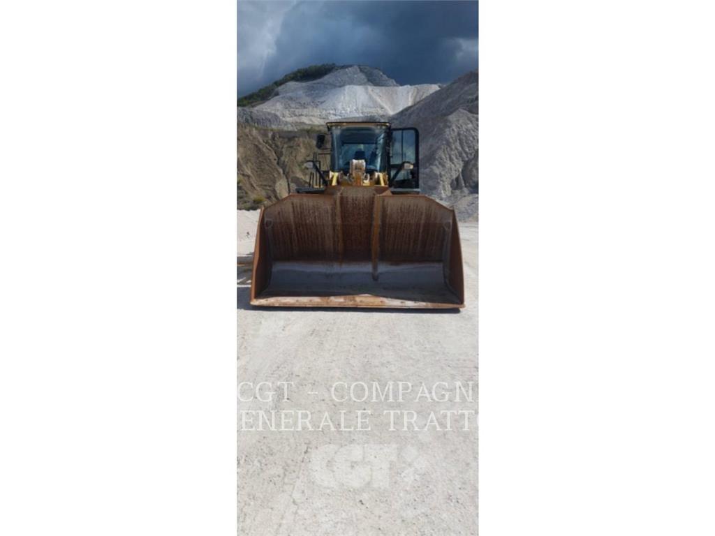 CAT 972M XE Gumikerekes homlokrakodók