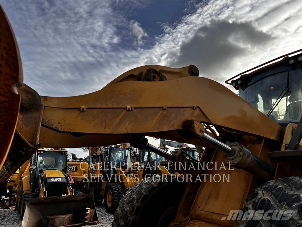 CAT 972MXE Gumikerekes homlokrakodók