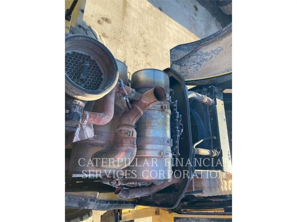 CAT 972MXE Gumikerekes homlokrakodók