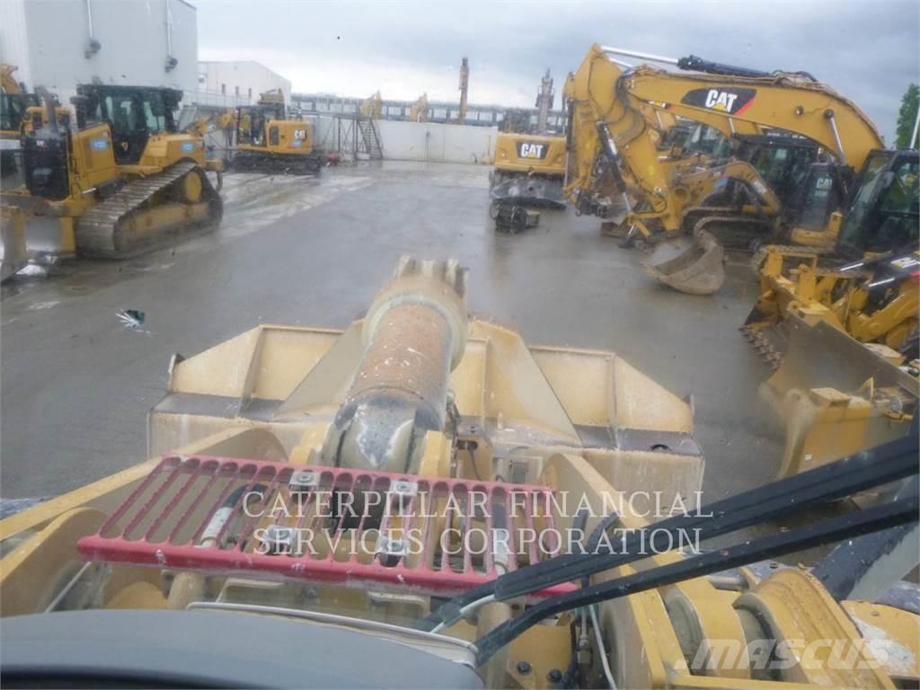 CAT 972MXE Gumikerekes homlokrakodók