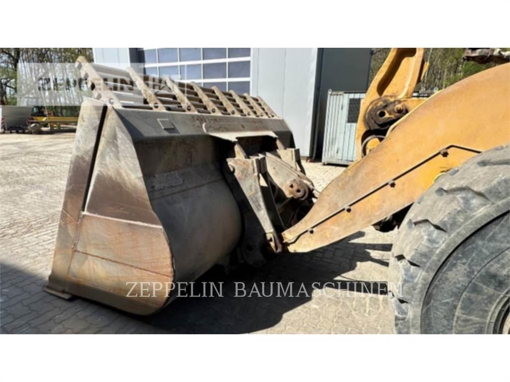 CAT 972MXE Gumikerekes homlokrakodók