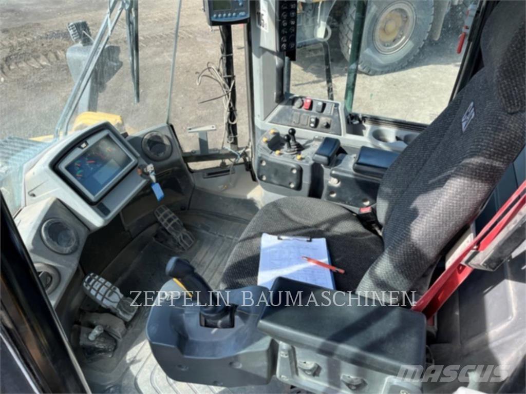 CAT 972MXE Gumikerekes homlokrakodók
