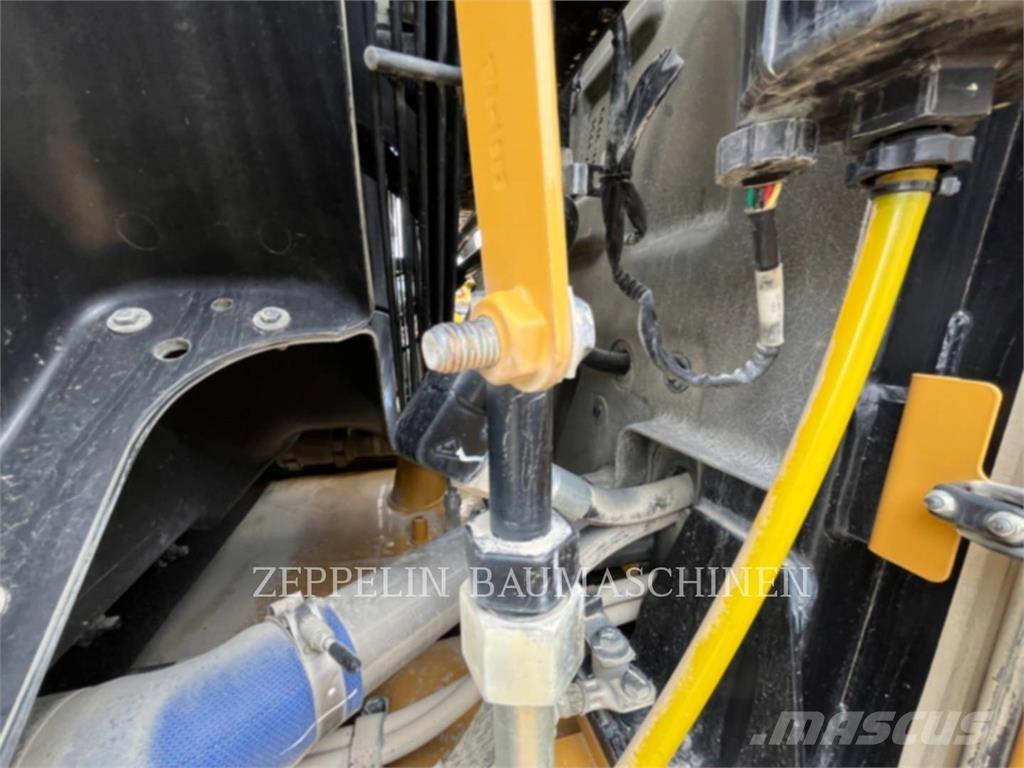 CAT 972MXE Gumikerekes homlokrakodók