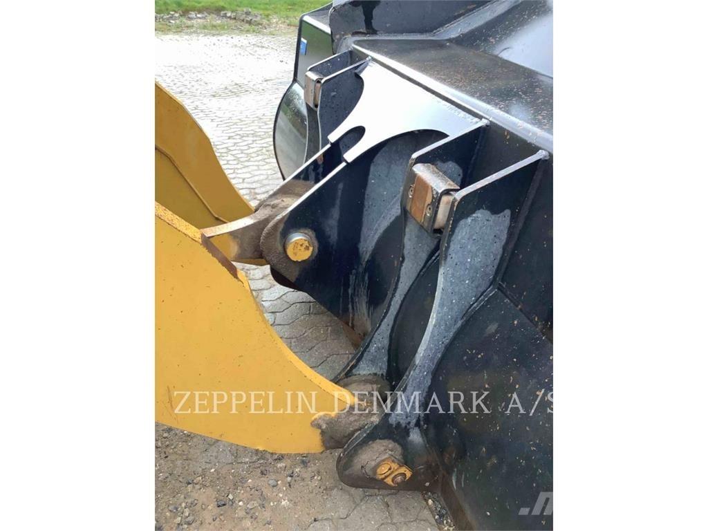 CAT 972MXE Gumikerekes homlokrakodók