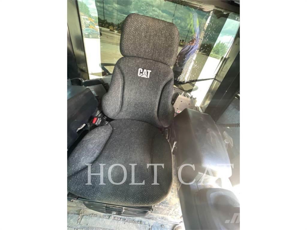 CAT 973K Lánctalpas homlokrakodók