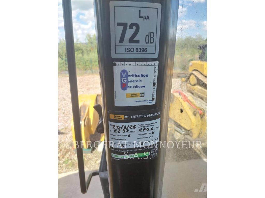 CAT 980 Gumikerekes homlokrakodók