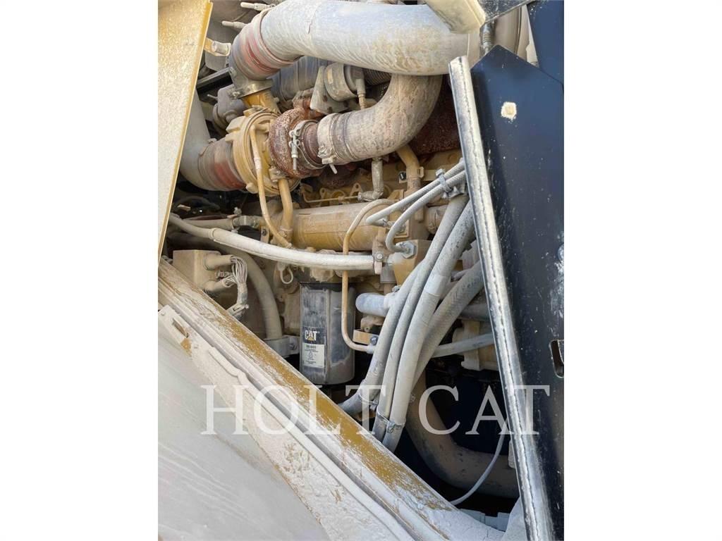 CAT 980 Gumikerekes homlokrakodók