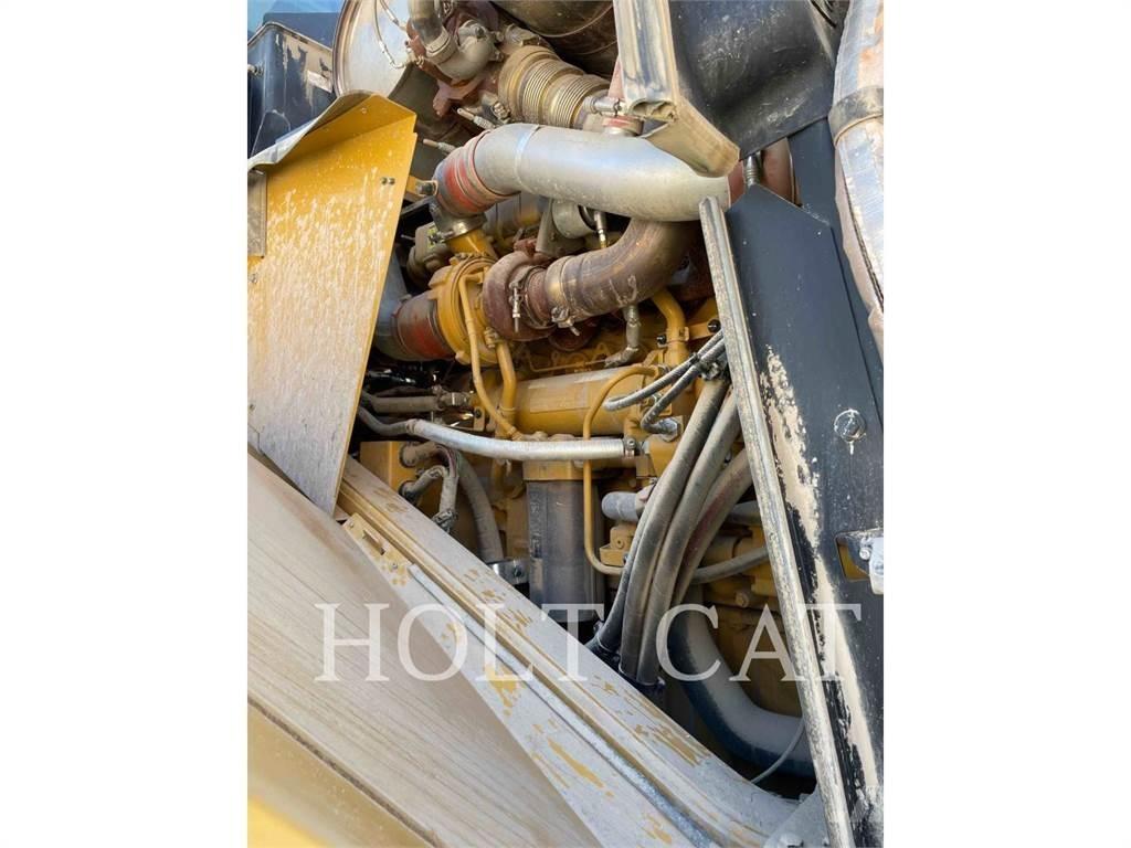 CAT 980 Gumikerekes homlokrakodók