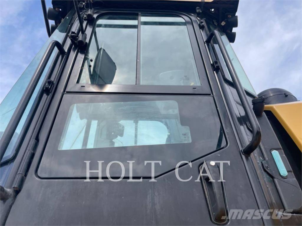 CAT 980 Gumikerekes homlokrakodók