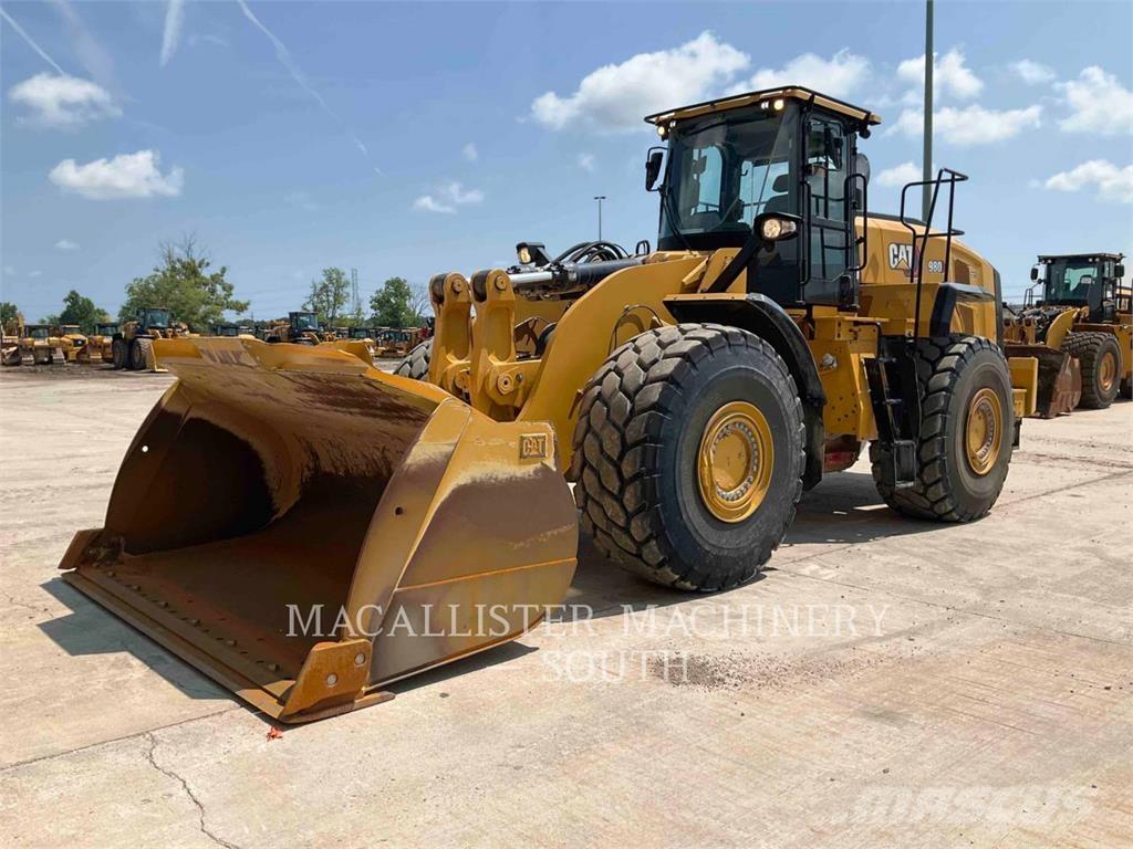 CAT 980 Gumikerekes homlokrakodók