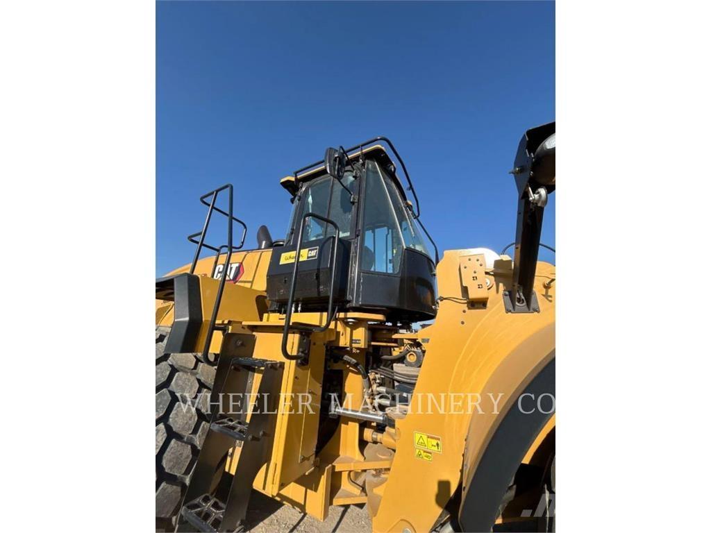 CAT 980 Gumikerekes homlokrakodók