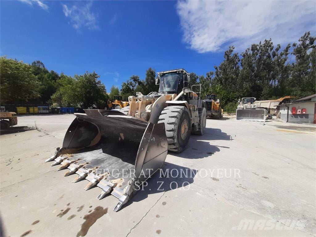 CAT 980 Gumikerekes homlokrakodók