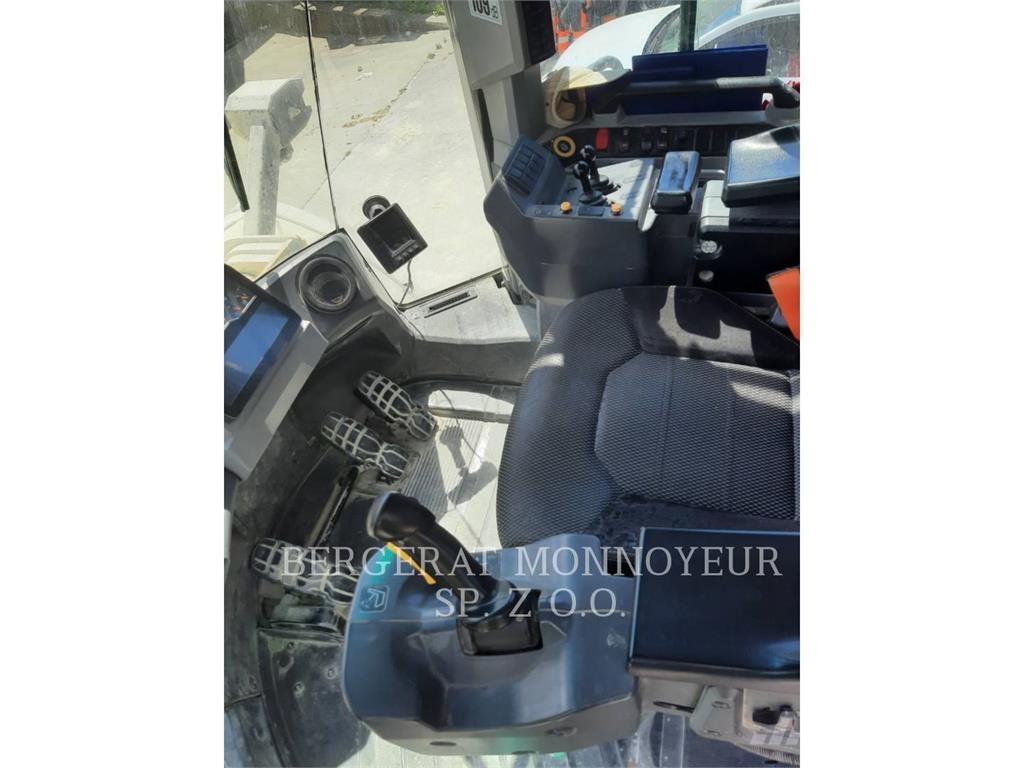 CAT 980 Gumikerekes homlokrakodók