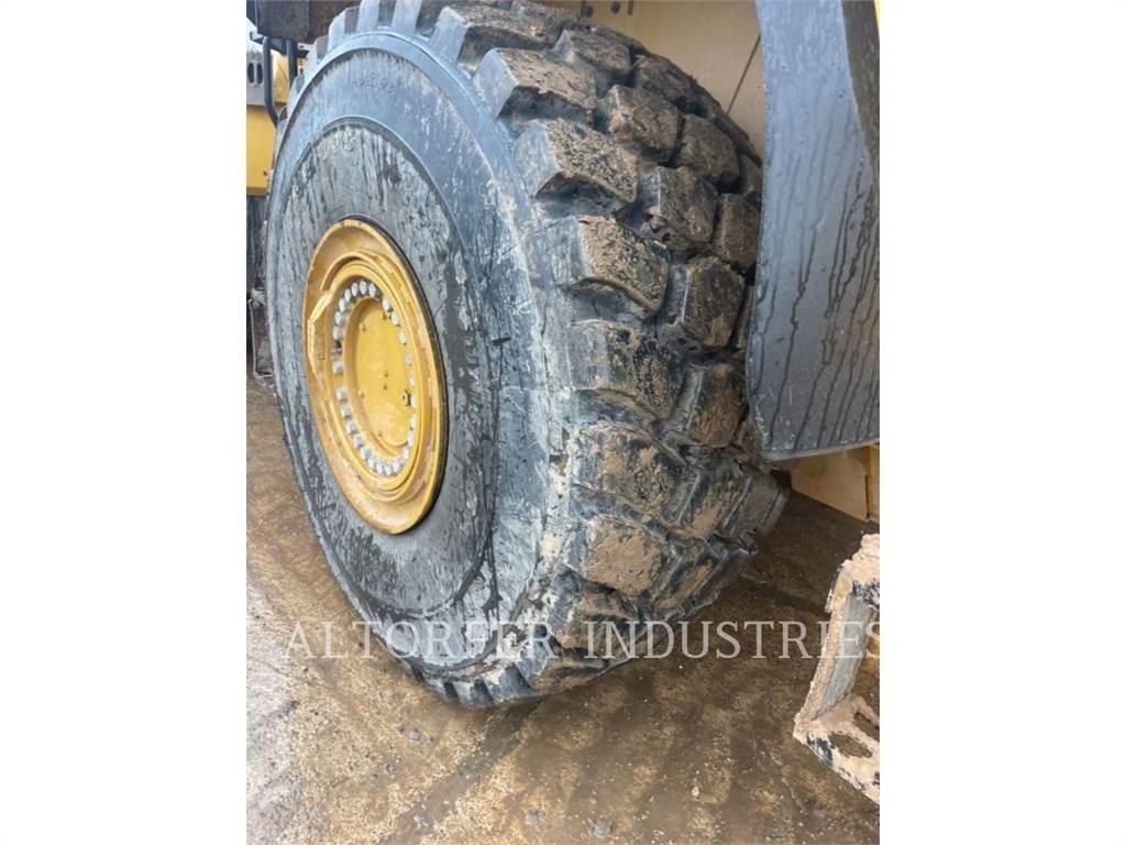 CAT 980-14 Gumikerekes homlokrakodók