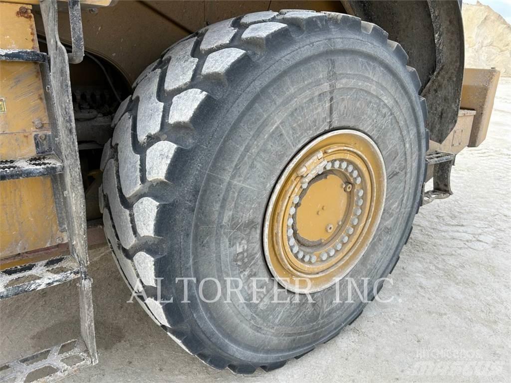 CAT 980-14 Gumikerekes homlokrakodók