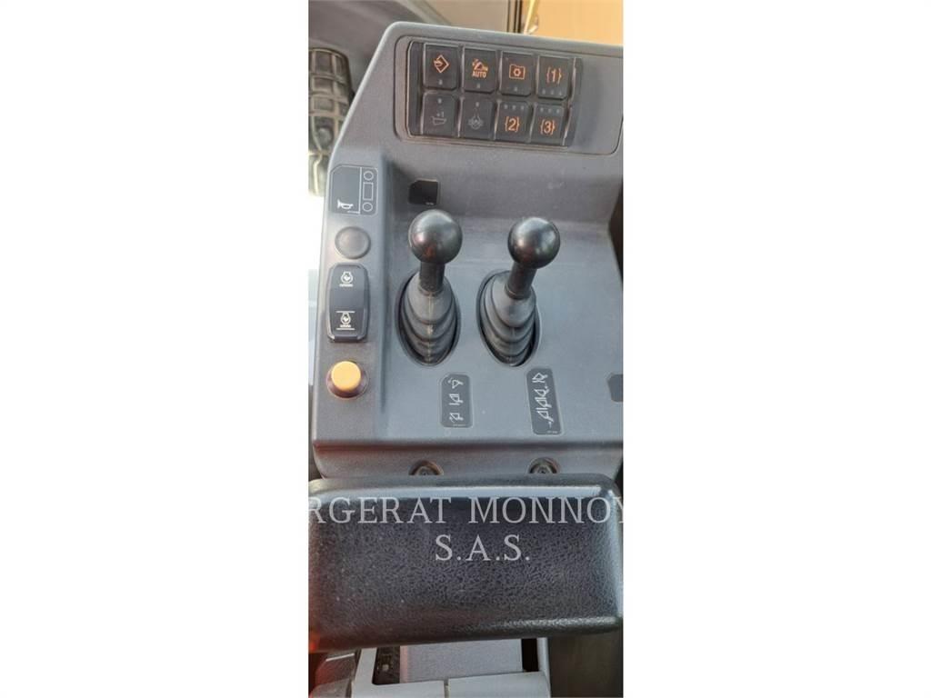 CAT 980-14XE Gumikerekes homlokrakodók