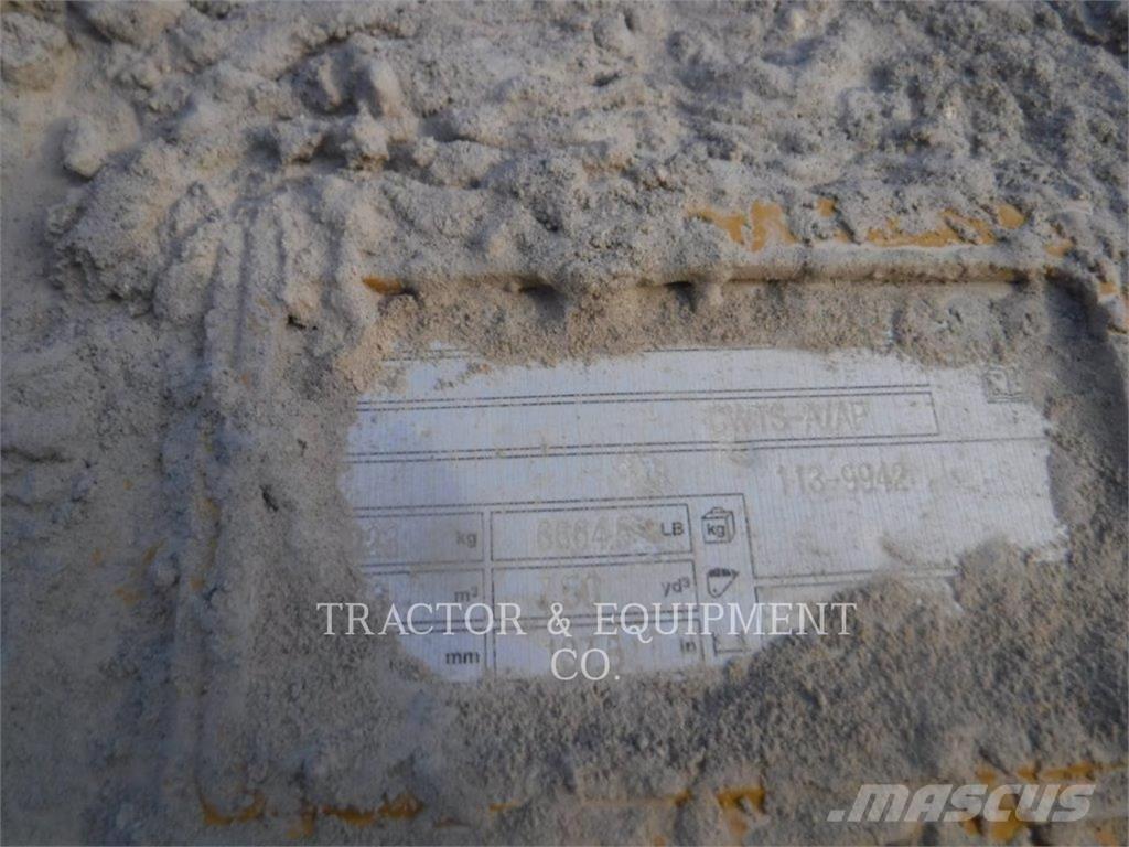 CAT 980 XE Gumikerekes homlokrakodók