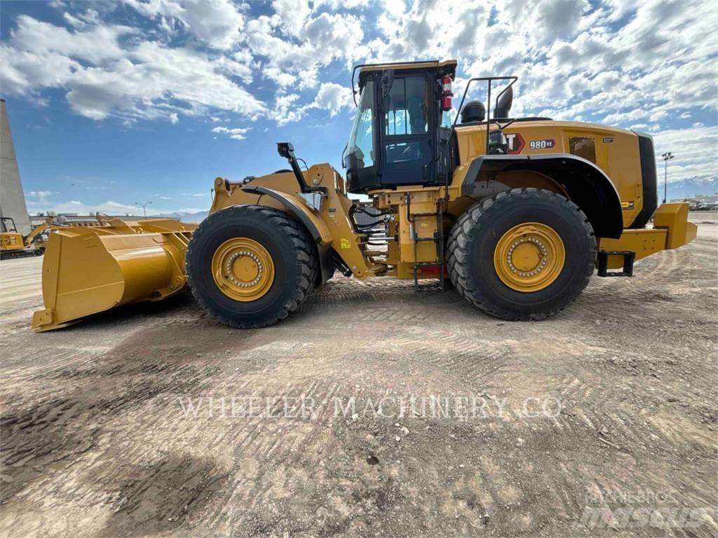 CAT 980 XE Gumikerekes homlokrakodók