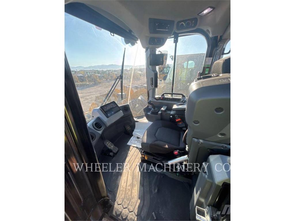 CAT 980 XE Gumikerekes homlokrakodók