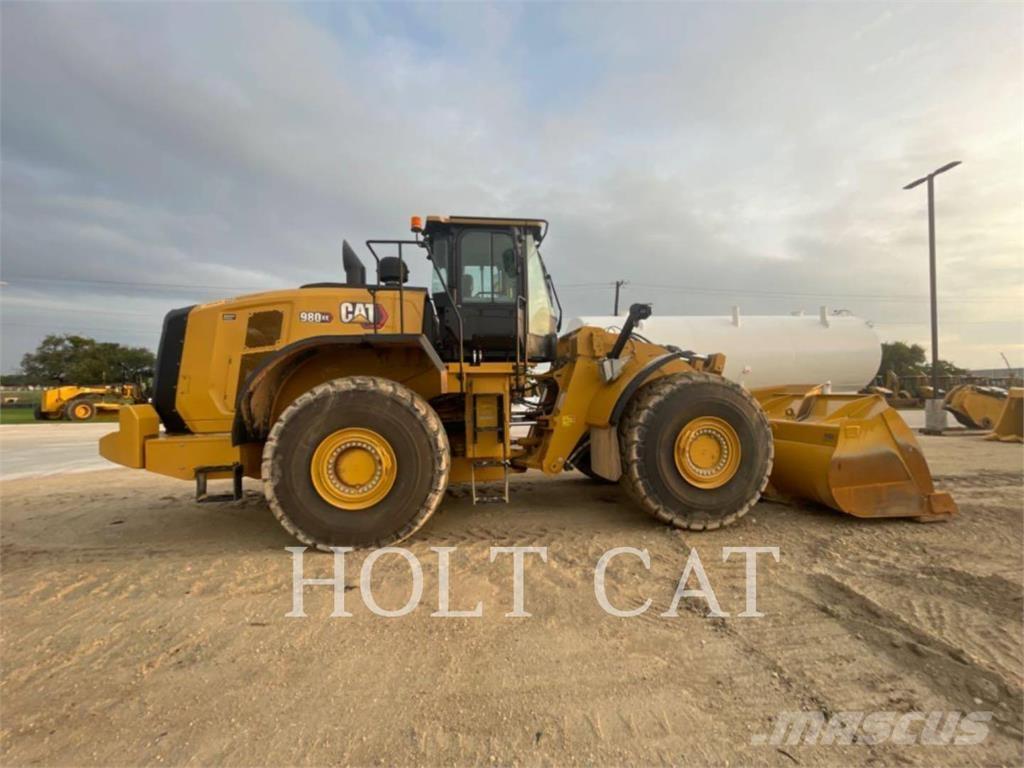 CAT 980 XE Gumikerekes homlokrakodók