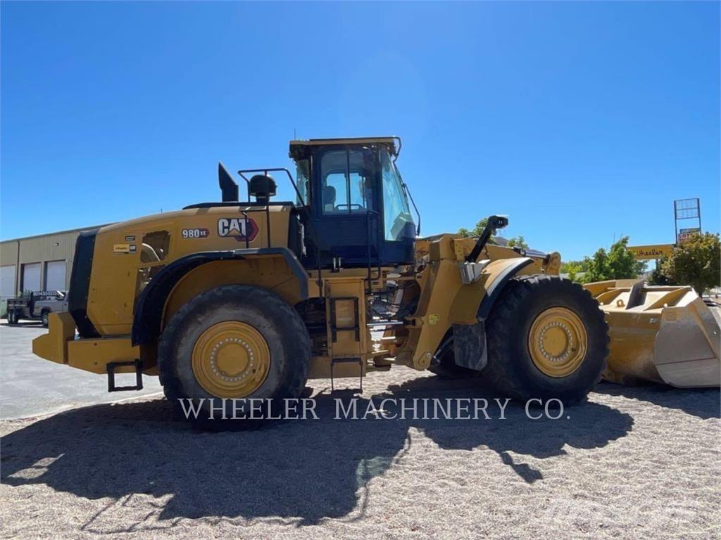 CAT 980 XE Gumikerekes homlokrakodók