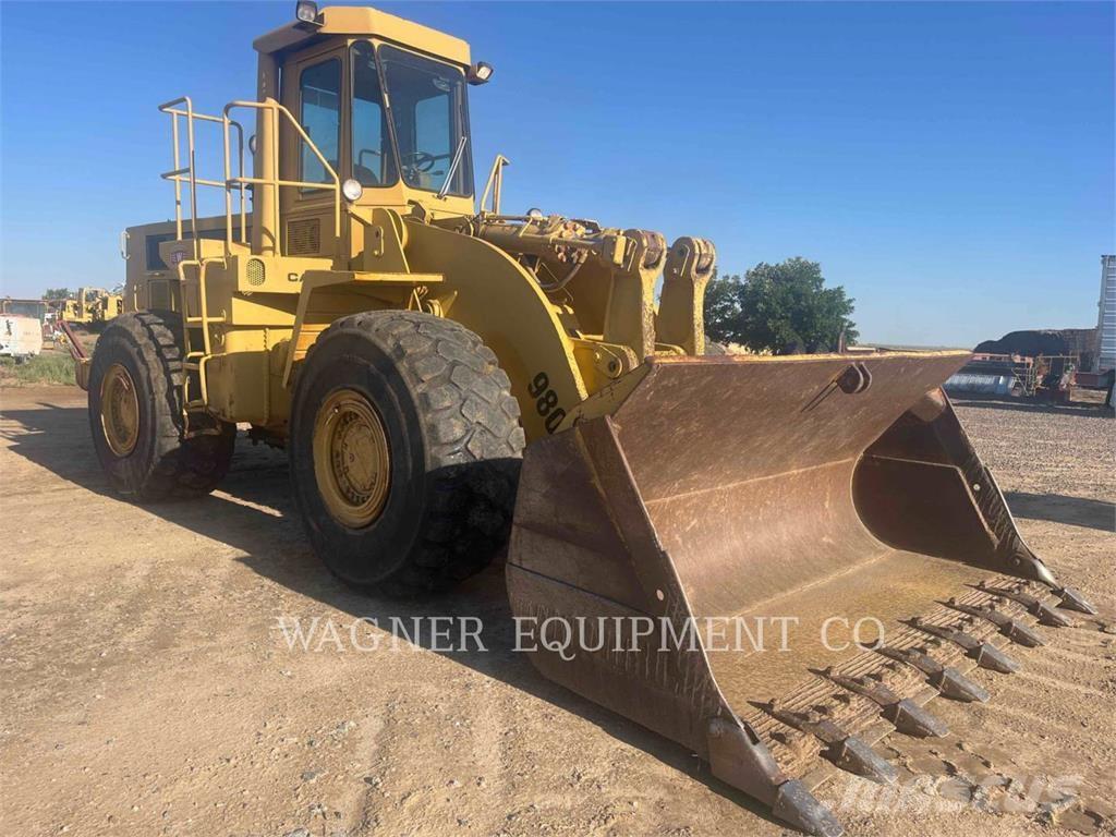 CAT 980C Gumikerekes homlokrakodók