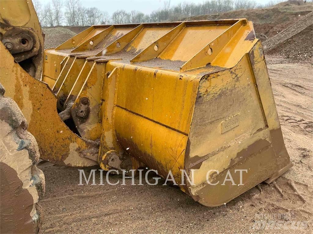 CAT 980H Gumikerekes homlokrakodók