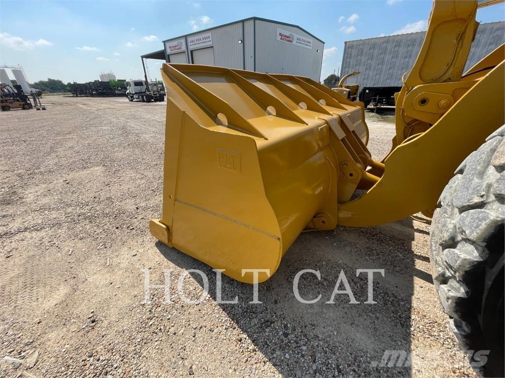 CAT 980H Gumikerekes homlokrakodók