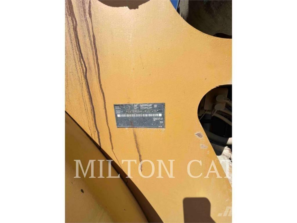CAT 980H Gumikerekes homlokrakodók