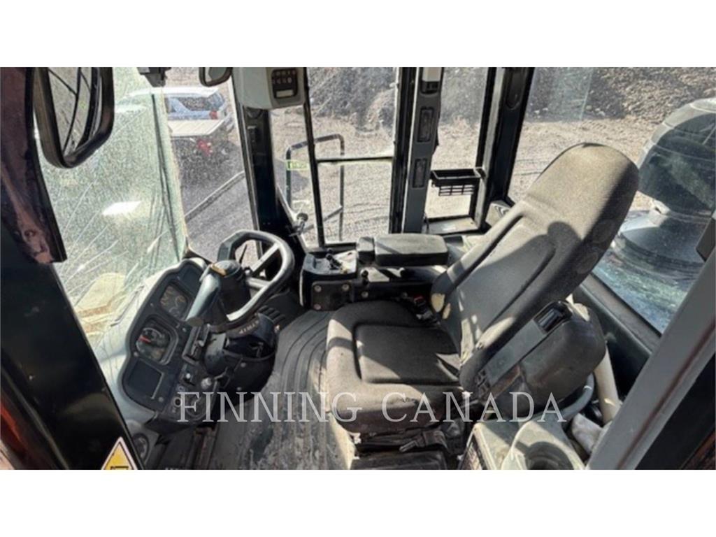 CAT 980H Gumikerekes homlokrakodók