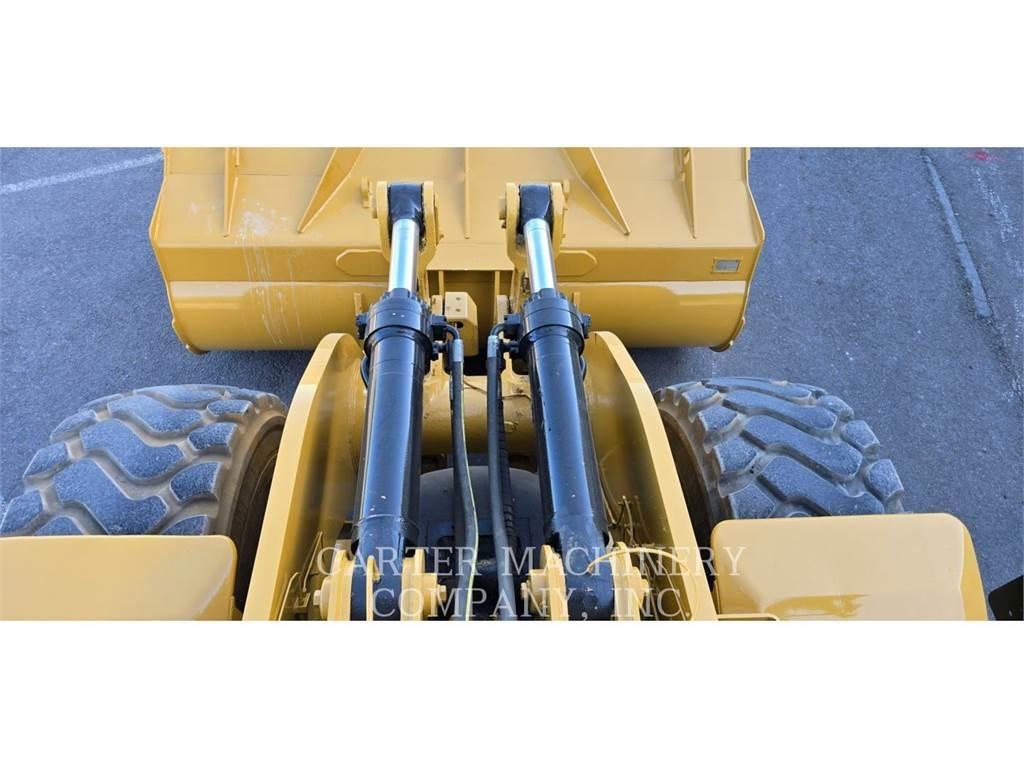CAT 980K RBLD Gumikerekes homlokrakodók