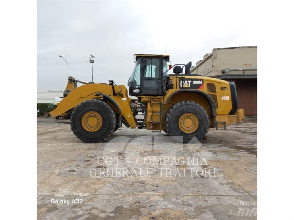 CAT 980M Gumikerekes homlokrakodók