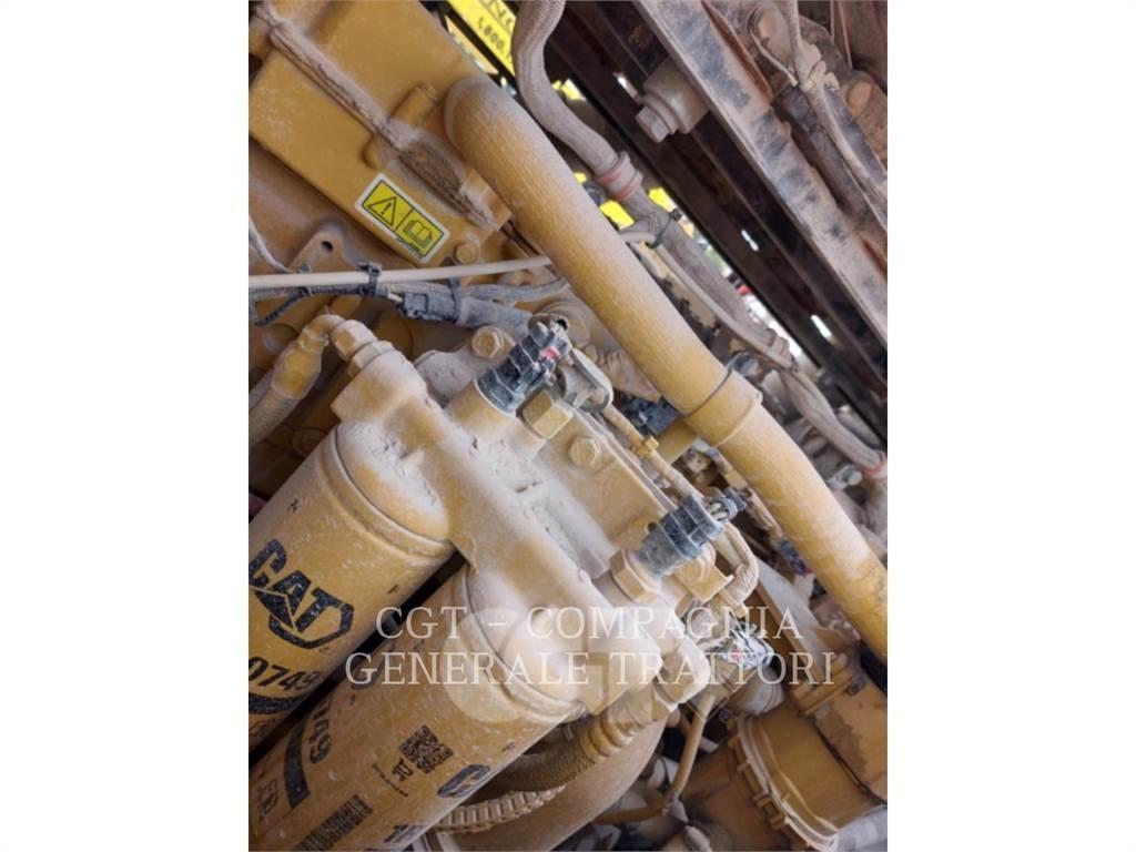 CAT 980M Gumikerekes homlokrakodók