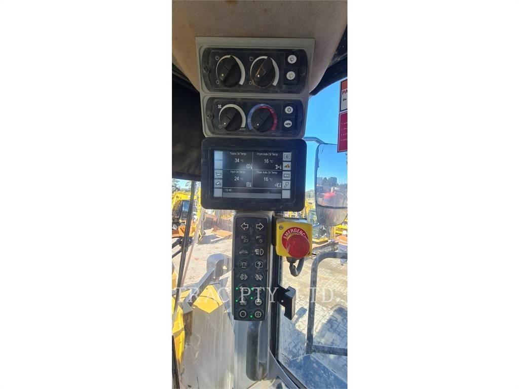 CAT 980M Gumikerekes homlokrakodók