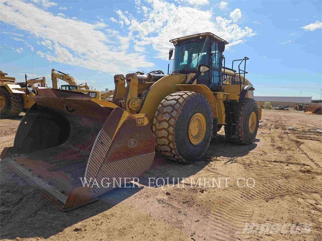 CAT 980M Gumikerekes homlokrakodók